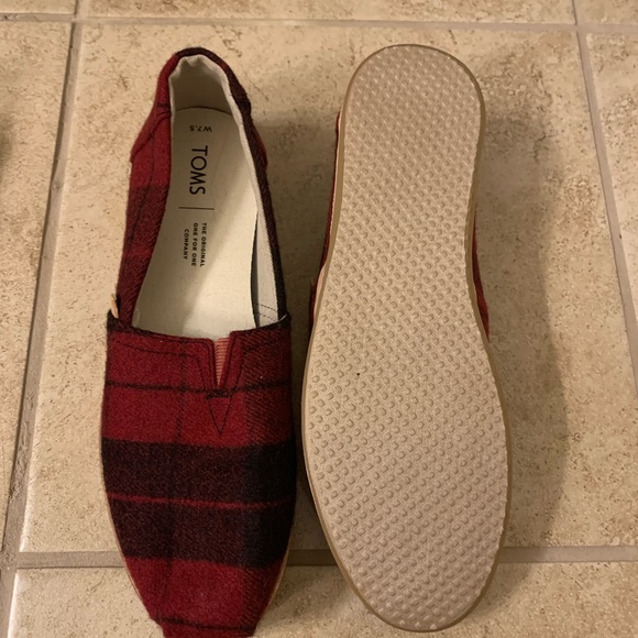 Toms Shoes - Buffalo plaid Toms!!!!
